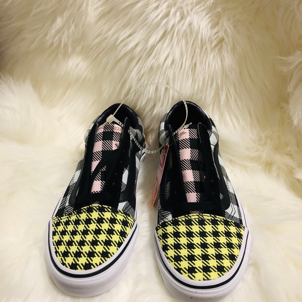 Vans - Picture 4 of 7